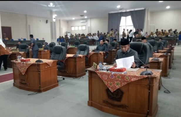 Enam  DPRD Lebong Setujui Raperda LKPD Tahun 2023