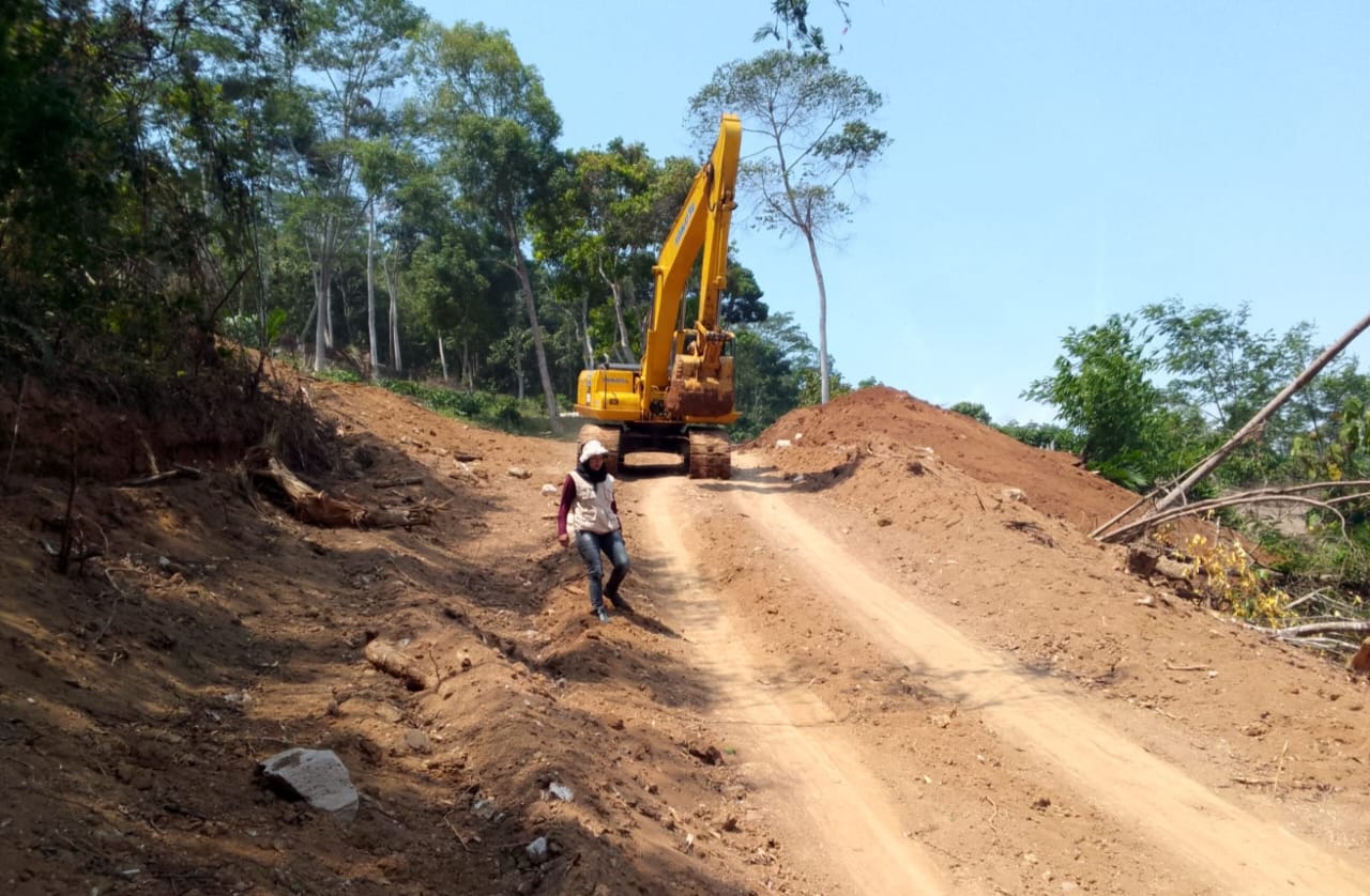 Pembukaan Jalan Menuju Bukit Pabes Sudah Capai 80 Persen