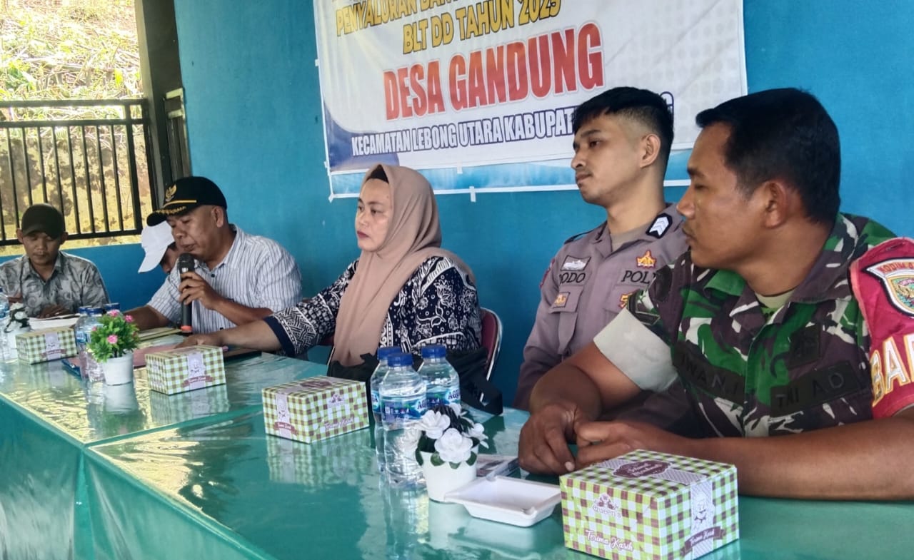 Pemerintah Desa Gandung Salurkan BLT DD Triwulan Pertama Tahun Anggaran 2025
